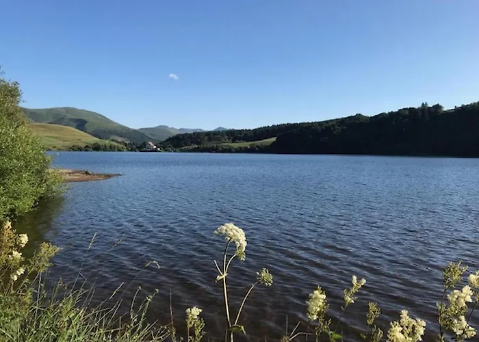 Apartment Mont-dore: Bel T3 Renove Au Centre Avec Wifi - Fr-1-608-22 Le Mont-Dore